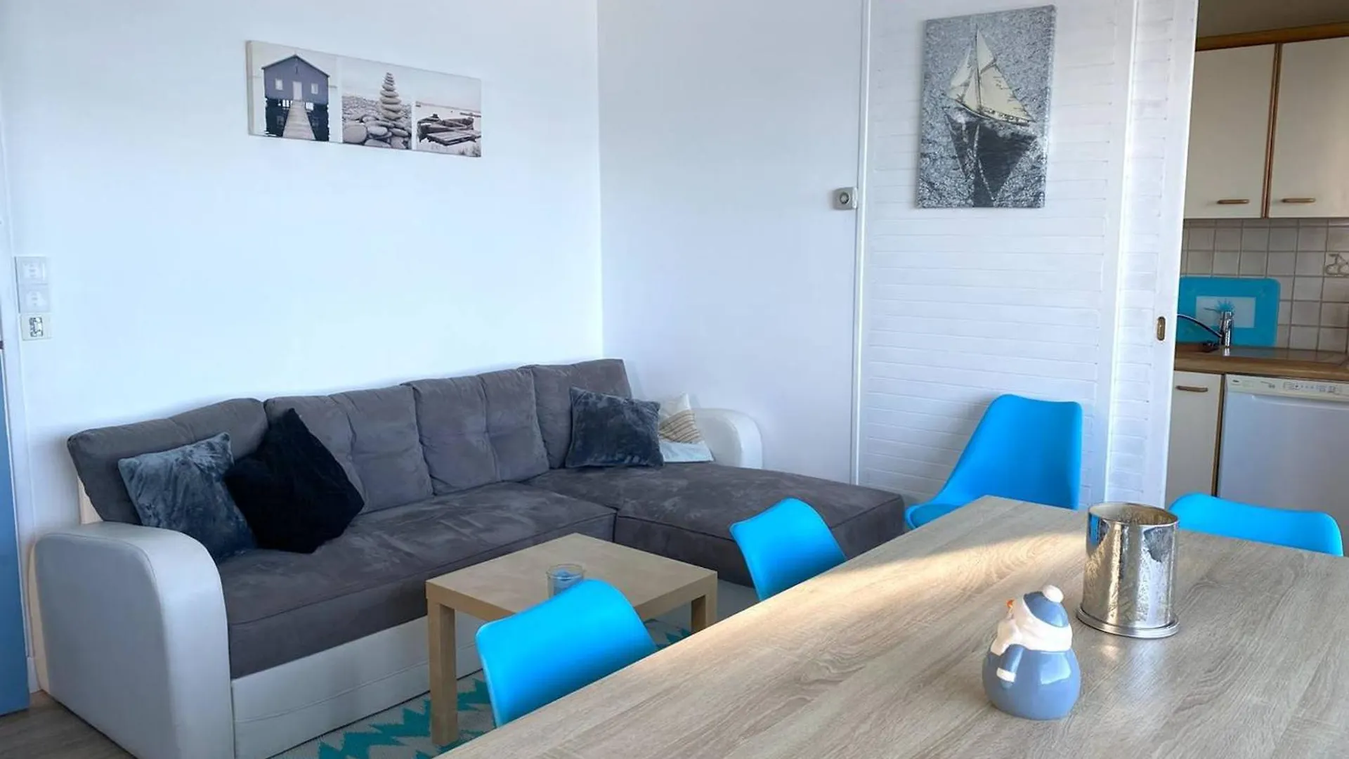 Appartement 2 Chambres Avec Vue Sur Mer Et Parking A Perros-Guirec - Fr-1-368-154 0*,  France